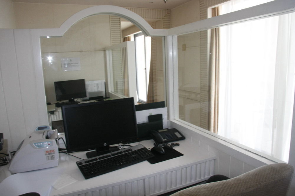 Holiday Inn Sea View Qinhuangdao Dış mekan fotoğraf